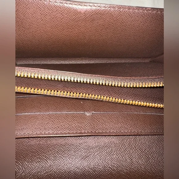 Louis Vuitton Damier Ebene Sarah Wallet pre loved condition - Picture 5 of 12